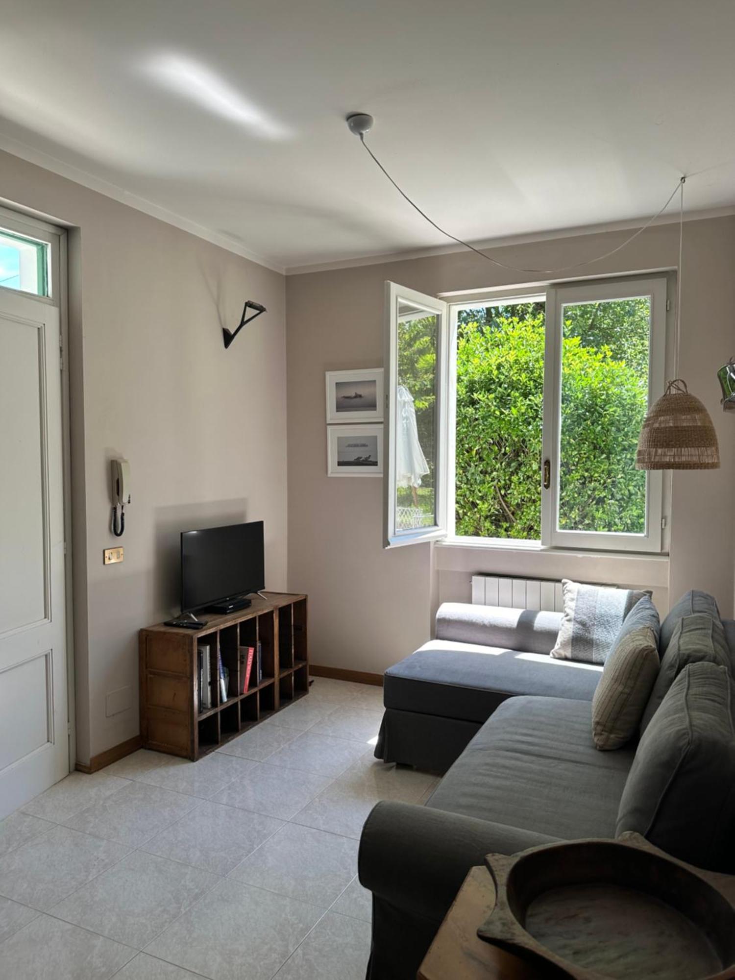 Casa Del Custode: Renovated Flat With Garden In A Villa Near The Lake 斯特雷萨 外观 照片