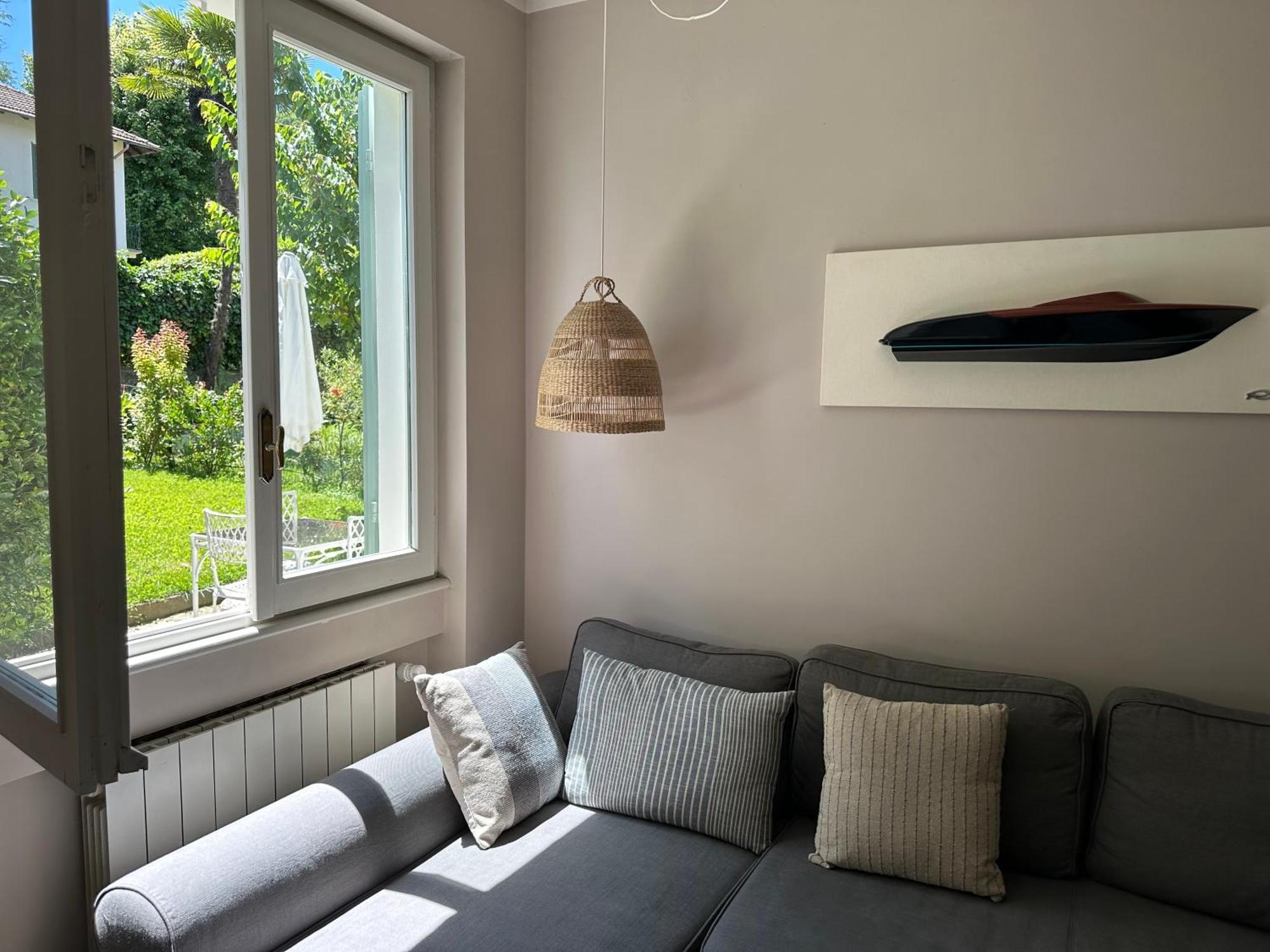 Casa Del Custode: Renovated Flat With Garden In A Villa Near The Lake 斯特雷萨 外观 照片